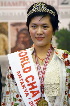 Hou Yifan, Παγκόσμια Πρωταθλήτρια Γυναικών 2010-2012